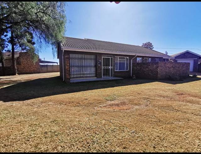 3 BEDROOM HOUSE FOR SALE IN GOLF PARK